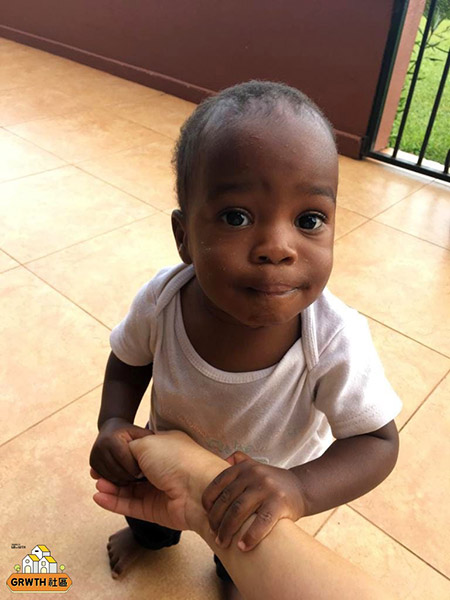 [東非「師」語] 烏干達千里奇緣（1）：擁抱被遺棄的寶寶