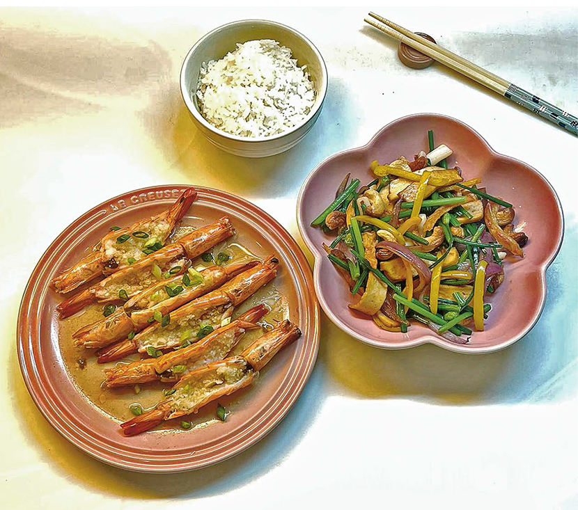 簡易廚房：蒜蓉蒸蝦+小炒王  冬至小菜